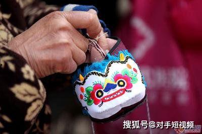 成人虎头鞋女款视频,传统工艺与现代审美的完美融合-第2张图片-午夜无码影院 成人虎头鞋女款视频,传统工艺与现代审美的完美融合-第2张图片-午夜无码影院