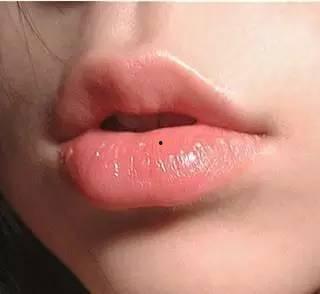 成人咬下嘴唇训练视频,成人咬唇训练视频攻略-第3张图片-午夜无码影院