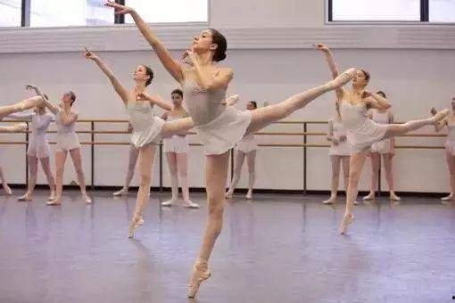 单人成人舞蹈高级视频,揭秘单人成人舞蹈高级技巧解析-第3张图片-午夜无码影院 单人成人舞蹈高级视频,揭秘单人成人舞蹈高级技巧解析-第3张图片-午夜无码影院