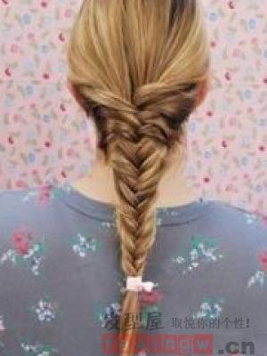 喜庆成人扎头发视频素材,创意扎发视频教你变身时尚达人-第1张图片-午夜无码影院 喜庆成人扎头发视频素材,创意扎发视频教你变身时尚达人-第1张图片-午夜无码影院