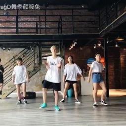 成人爵士双人舞蹈视频,跟随视频领略舞步风情-第1张图片-午夜无码影院