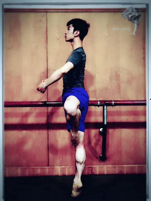 独舞成人技巧视频大全集,解锁舞蹈魅力,成就舞林高手-第3张图片-午夜无码影院 独舞成人技巧视频大全集,解锁舞蹈魅力,成就舞林高手-第3张图片-午夜无码影院