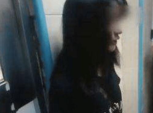 男成人压腿视频痛苦流泪,揭秘男性成人压腿的挑战与泪水-第1张图片-午夜无码影院