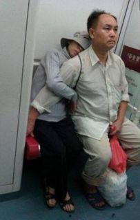 男成人压腿视频痛苦流泪,揭秘男性成人压腿的挑战与泪水-第2张图片-午夜无码影院