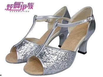 成人鞋搞笑视频大全,笑出腹肌！成人鞋搞笑视频大盘点-第2张图片-午夜无码影院