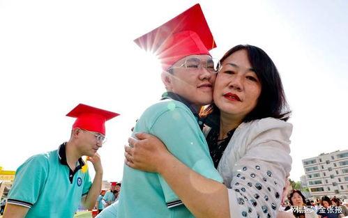 成人礼打光视频,青春绽放，光影见证-第1张图片-午夜影院