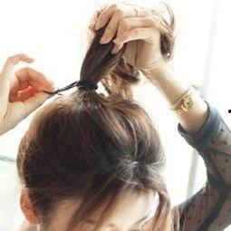 发箍女款成人编发视频,优雅造型轻松get-第1张图片-午夜影院