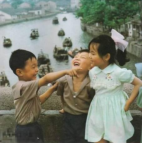 朗读经典文章成人作品视频,成人作品视频中的情感共鸣与心灵启迪-第3张图片-午夜影院