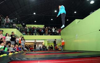 成人绳网蹦床图片视频-第3张图片-午夜影院