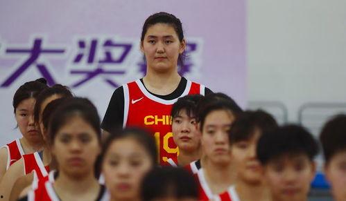 17岁打篮球成人比赛视频,成人比赛场上一战成名-第3张图片-午夜影院 17岁打篮球成人比赛视频,成人比赛场上一战成名-第3张图片-午夜影院
